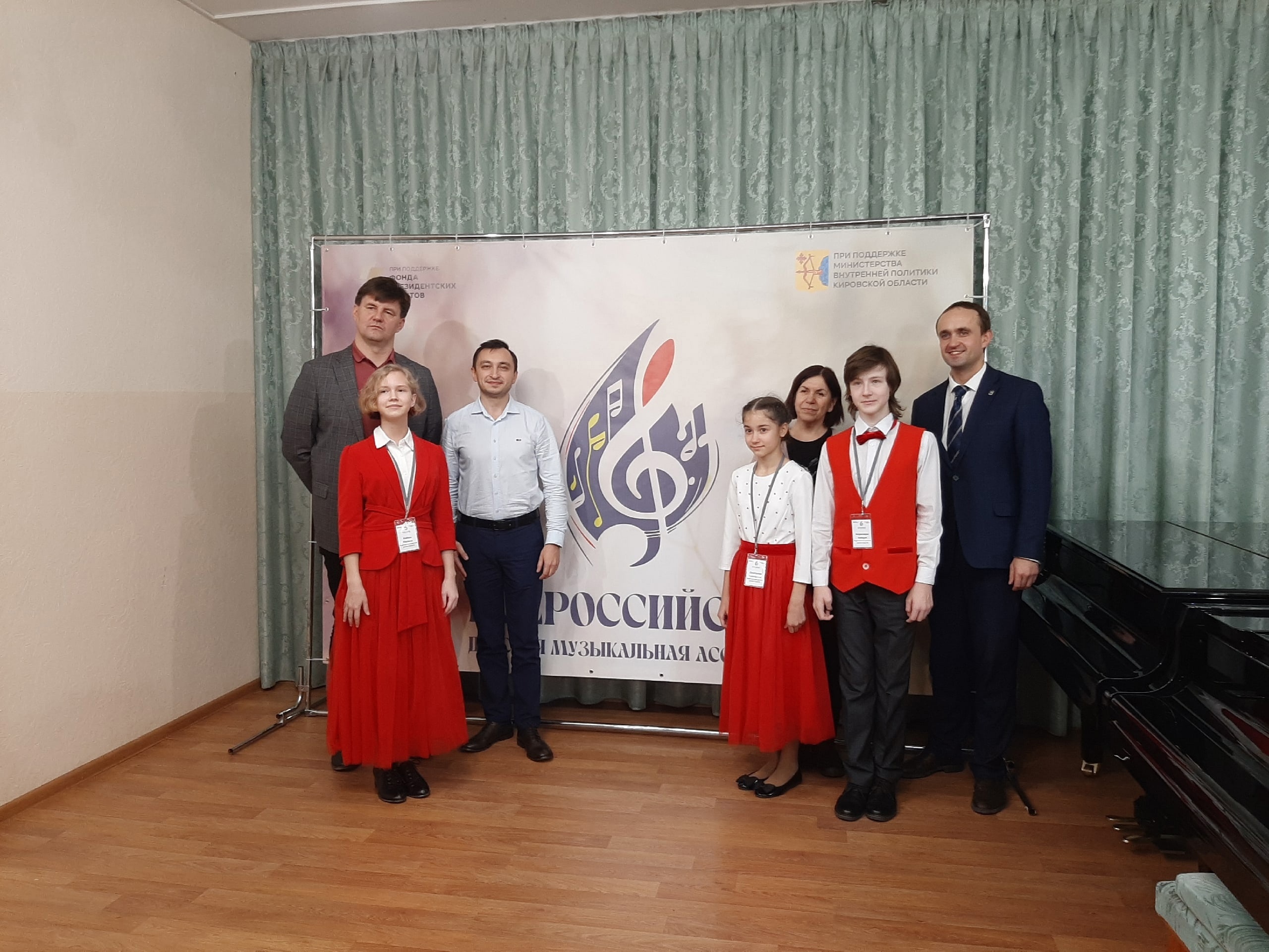 Поздравляем команду Радужнинской школы искусств с победой и прорывом в финальный тур в город Москва
